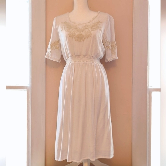 orange creek Dresses & Skirts - Orange Creek white lace embroidery dress pretty Bohemian Lg